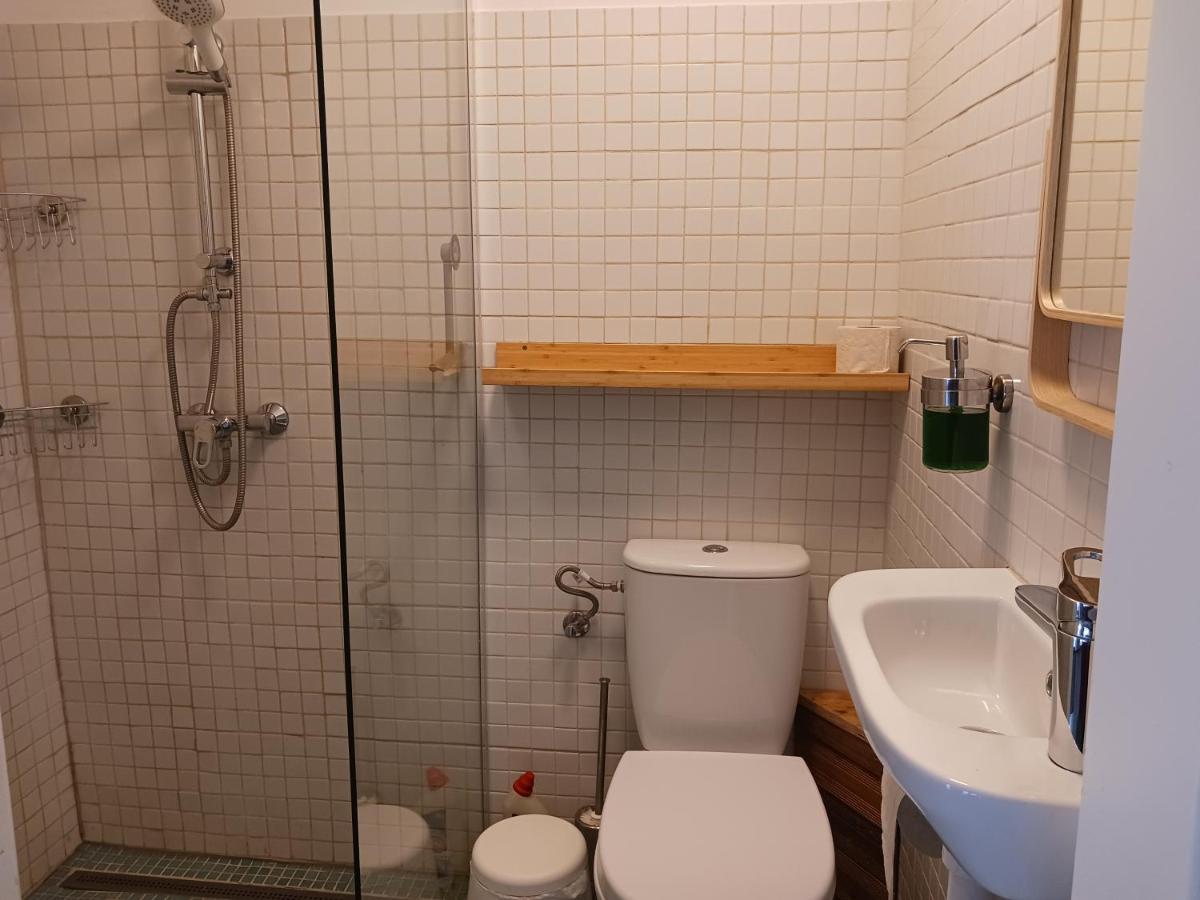Squat Deluxe Berlin, The Hostel Екстер'єр фото