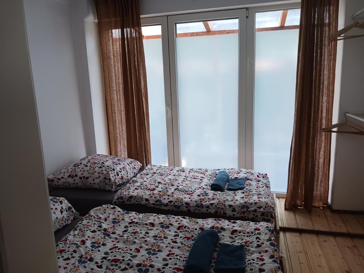 Squat Deluxe Berlin, The Hostel Екстер'єр фото