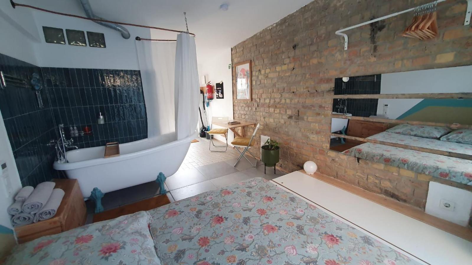 Squat Deluxe Berlin, The Hostel Екстер'єр фото